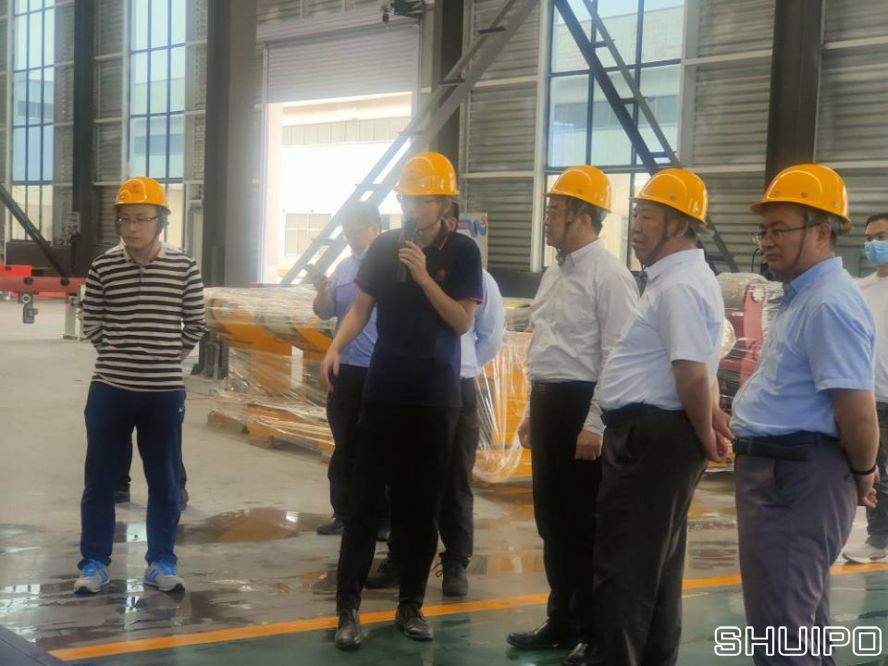 山東省科學(xué)院激光研究所所長賈中青、山東省機械設(shè)計研究院院長林江海帶領(lǐng)激光、高端裝備領(lǐng)域?qū)＜乙恍?人到水泊焊割實地調(diào)研2